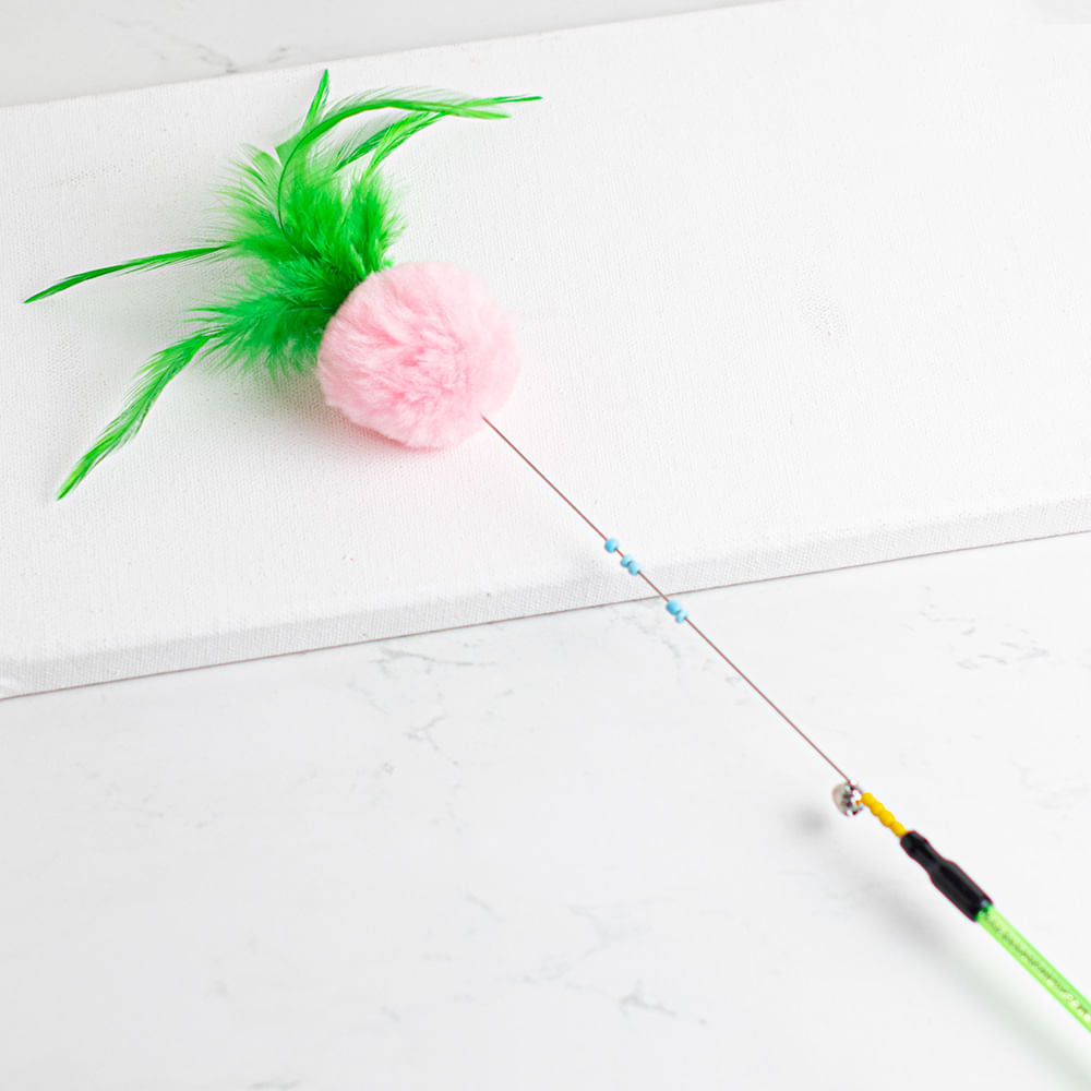 Varita para gatos de mano diseño plumas
