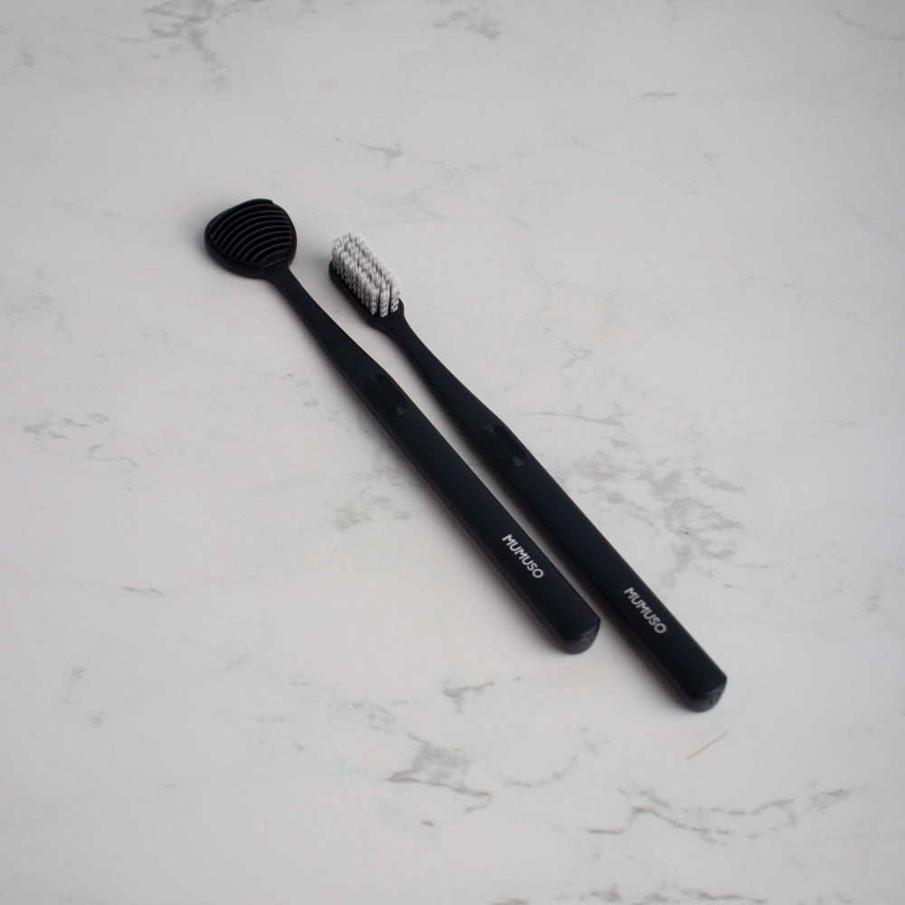 Set de Cepillo de Dientes y Limpiador de Lengua Negro