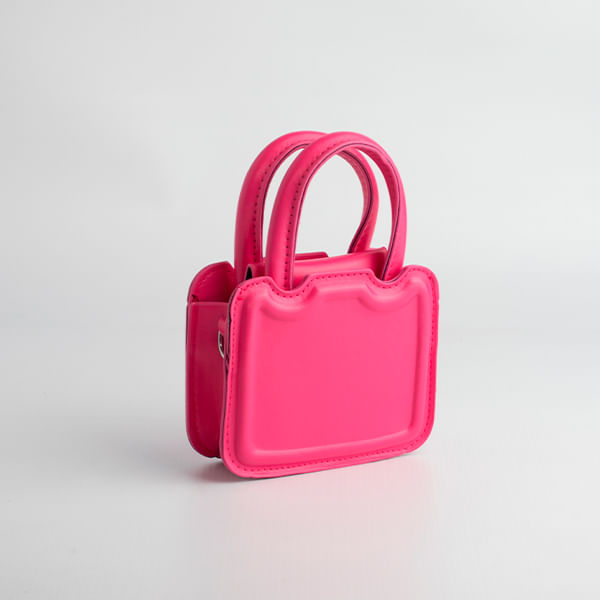 Bolso con Cadena Fucsia