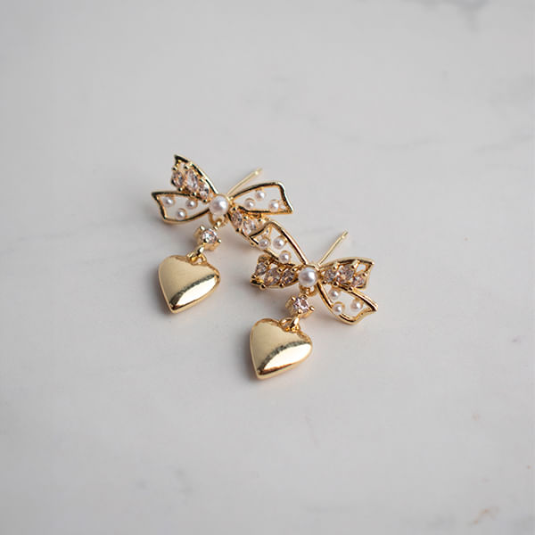Aretes Corazón Y Lazo Dorado