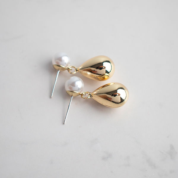 Aretes con Perla y Colgante Dorado