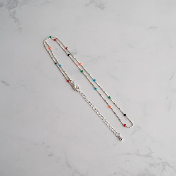 Collar con Esferas de Colores