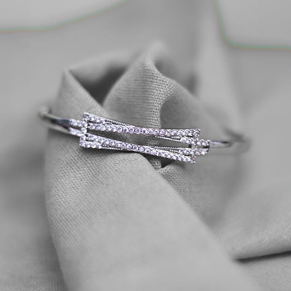 Pulsera Rígida con Diseño Doble Linea Brillante Plateado