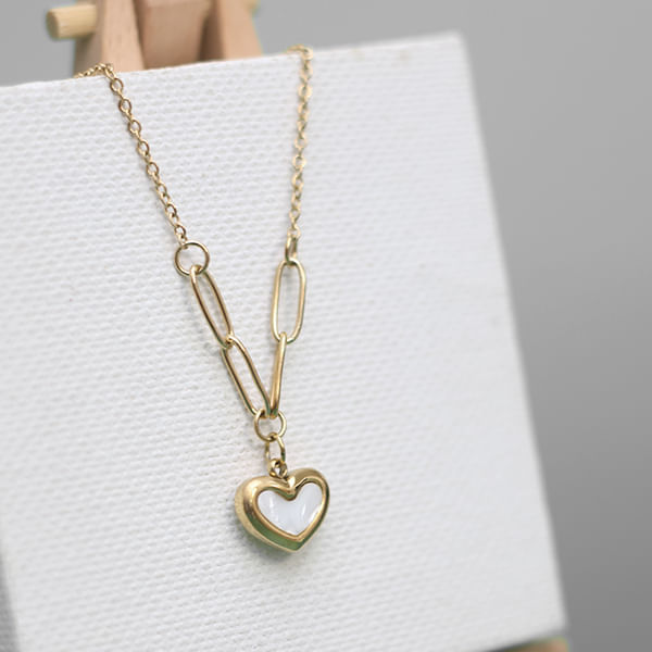 Collar con Dije Corazón Blanco Y Argollas Dorado