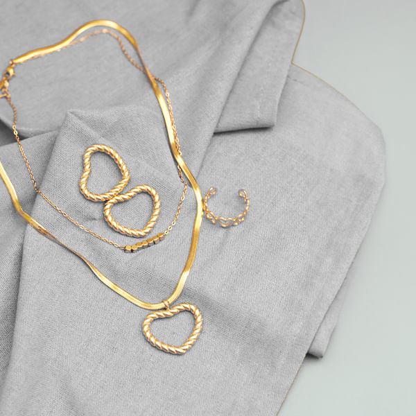 Set de Joyería Modelo Corazón Dorado