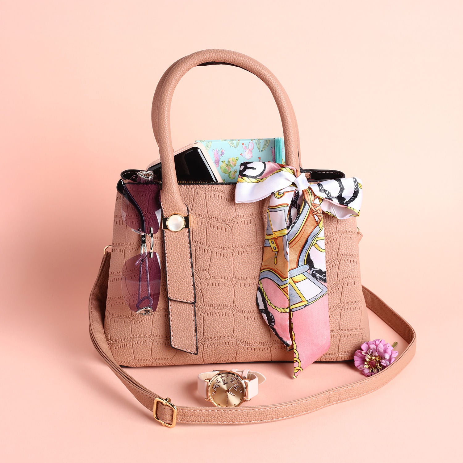Cartera con Lazo y Textura Rosa