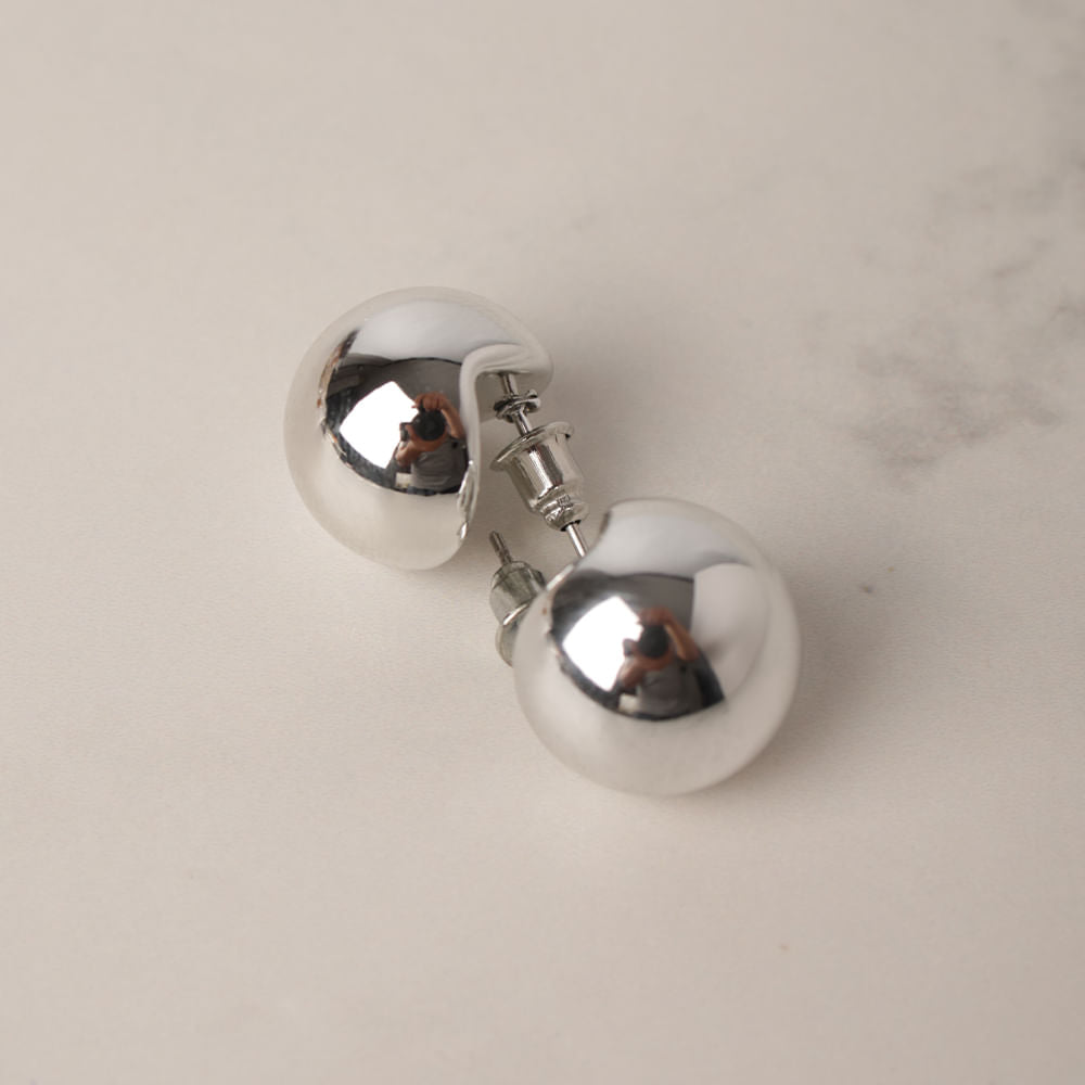 Aretes Plateados Redondos
